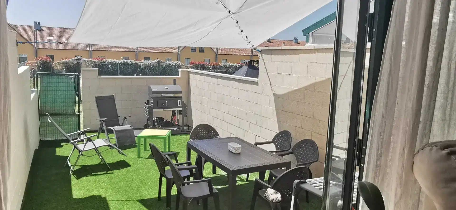 Terrassa de Casa o xalet en venda en Oroso amb Jardí privat, Parquet i Forn