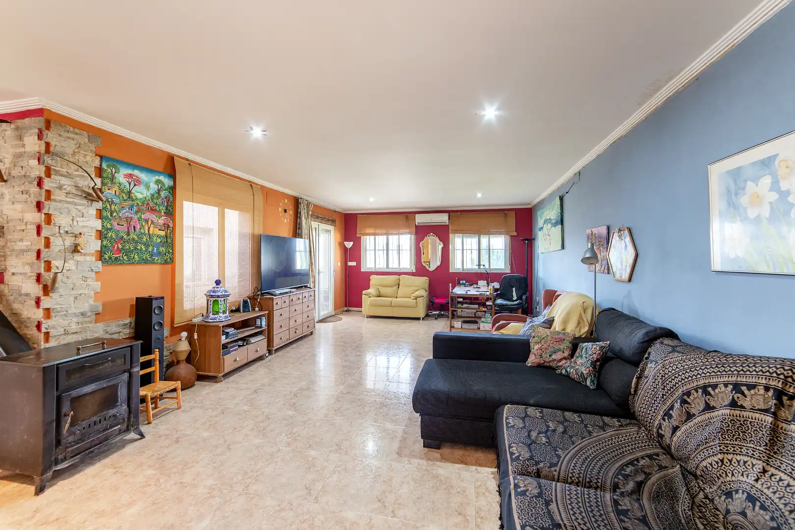 Sala d'estar de Casa o xalet en venda en Olocau amb Aire condicionat, Calefacció i Jardí privat