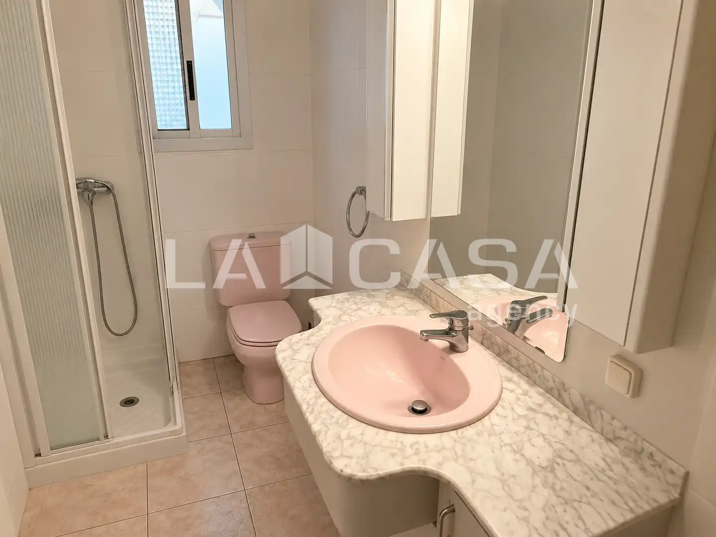 Bathroom of Flat for sale in Santa Coloma de Gramenet  with Heating, Storage room and Balcony