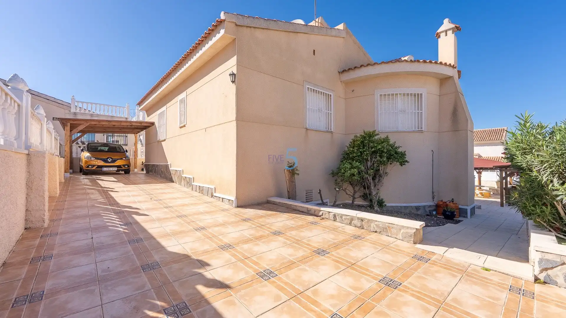 Vista exterior de Casa o xalet en venda en Rojales amb Aire condicionat, Calefacció i Terrassa