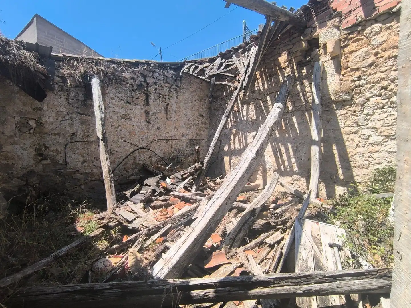 Vista exterior de Edificio en venta en Tubilla del Agua