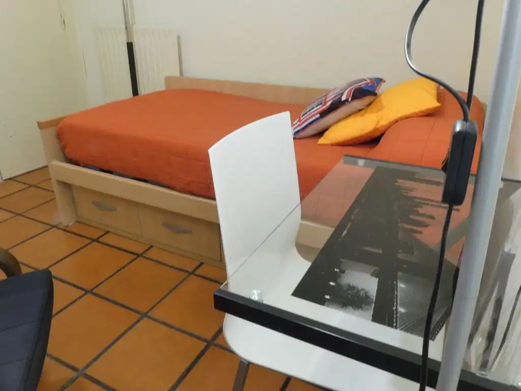 Estudi de lloguer a Calle Capuchinas, 8, Centro - Sagrario