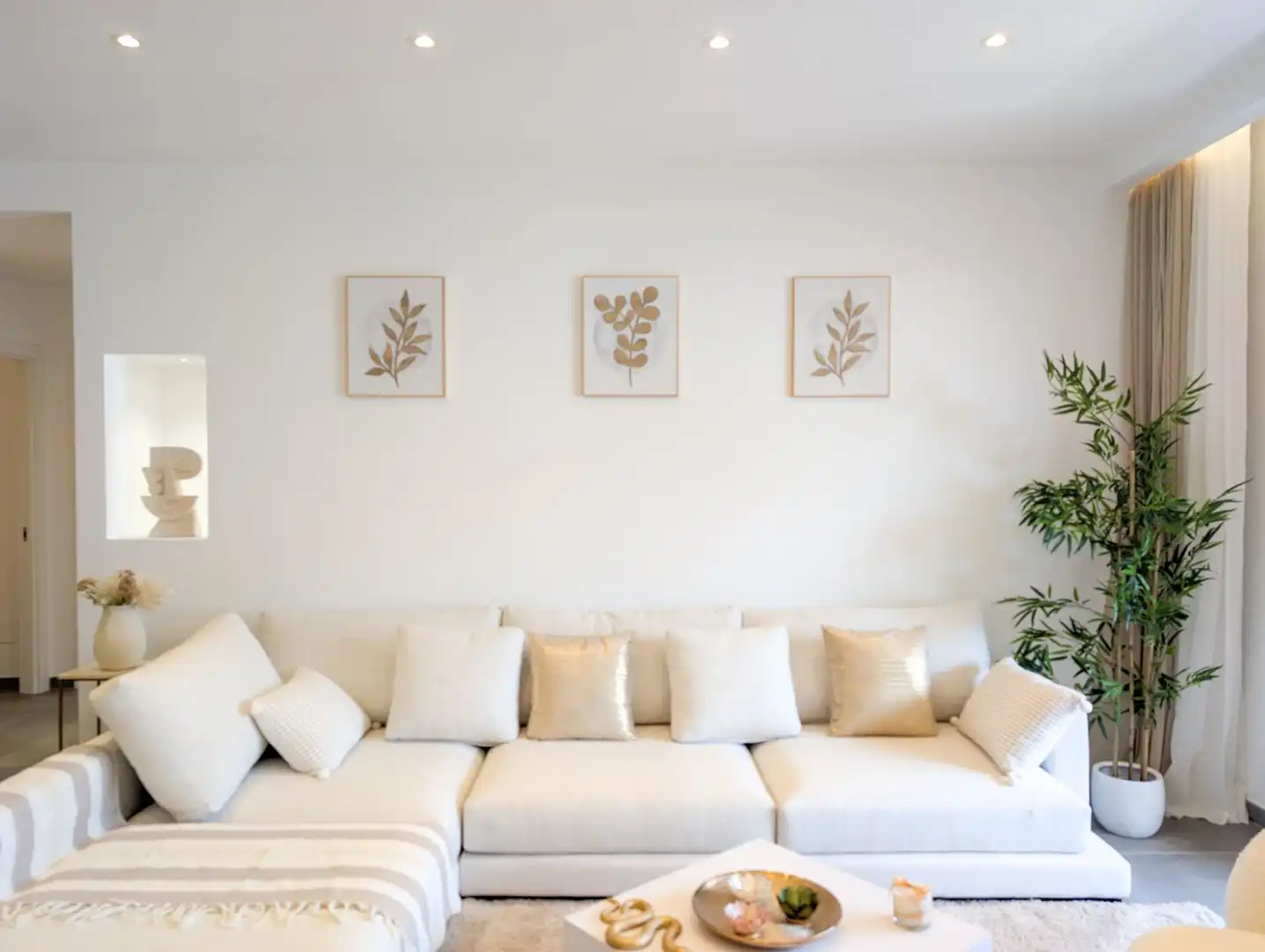 Sala d'estar de Pis en venda en Marbella amb Aire condicionat, Terrassa i Moblat