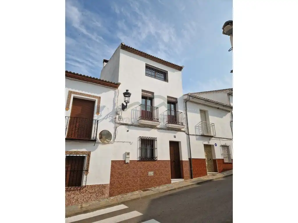 Vista exterior de Casa o chalet en venta en Serrato