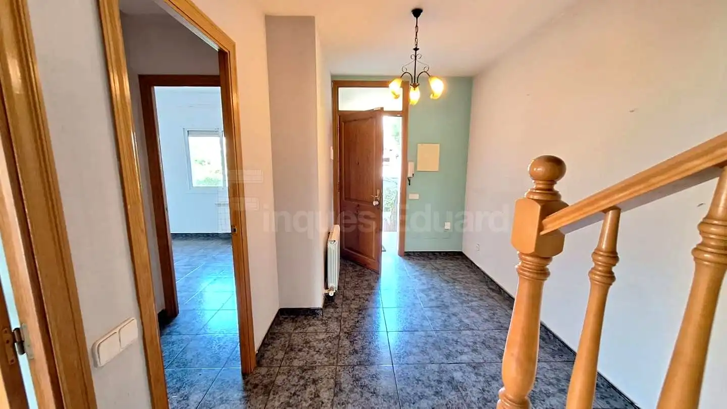 Maison mitoyenne avec jardin à vendre à Nucli Urbà, imagen 4