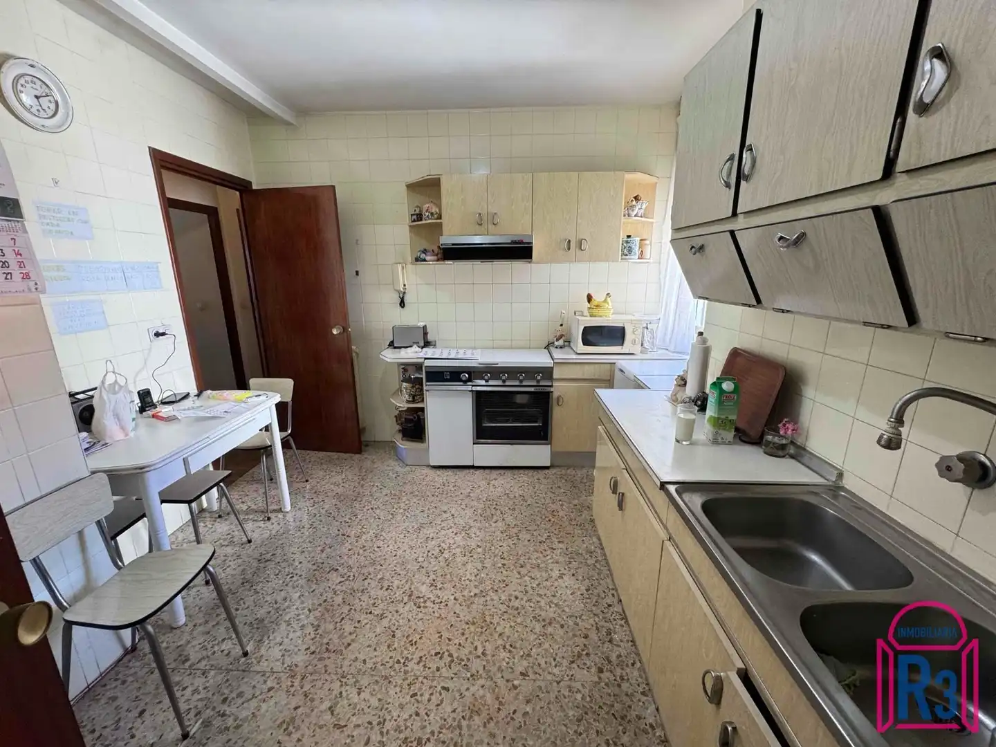Cuina de Pis en venda en León Capital  amb Calefacció i Terrassa