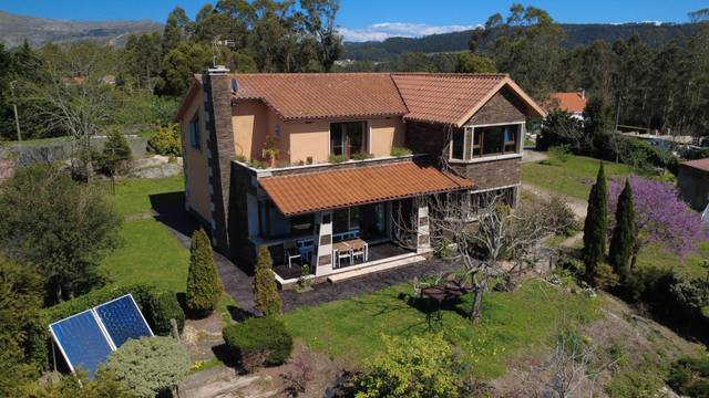 Casa-chalet en Venta en Olveira