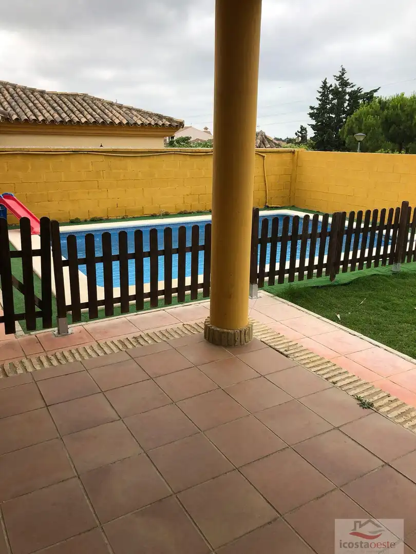 Piscina de Casa o xalet en venda en El Puerto de Santa María amb Piscina
