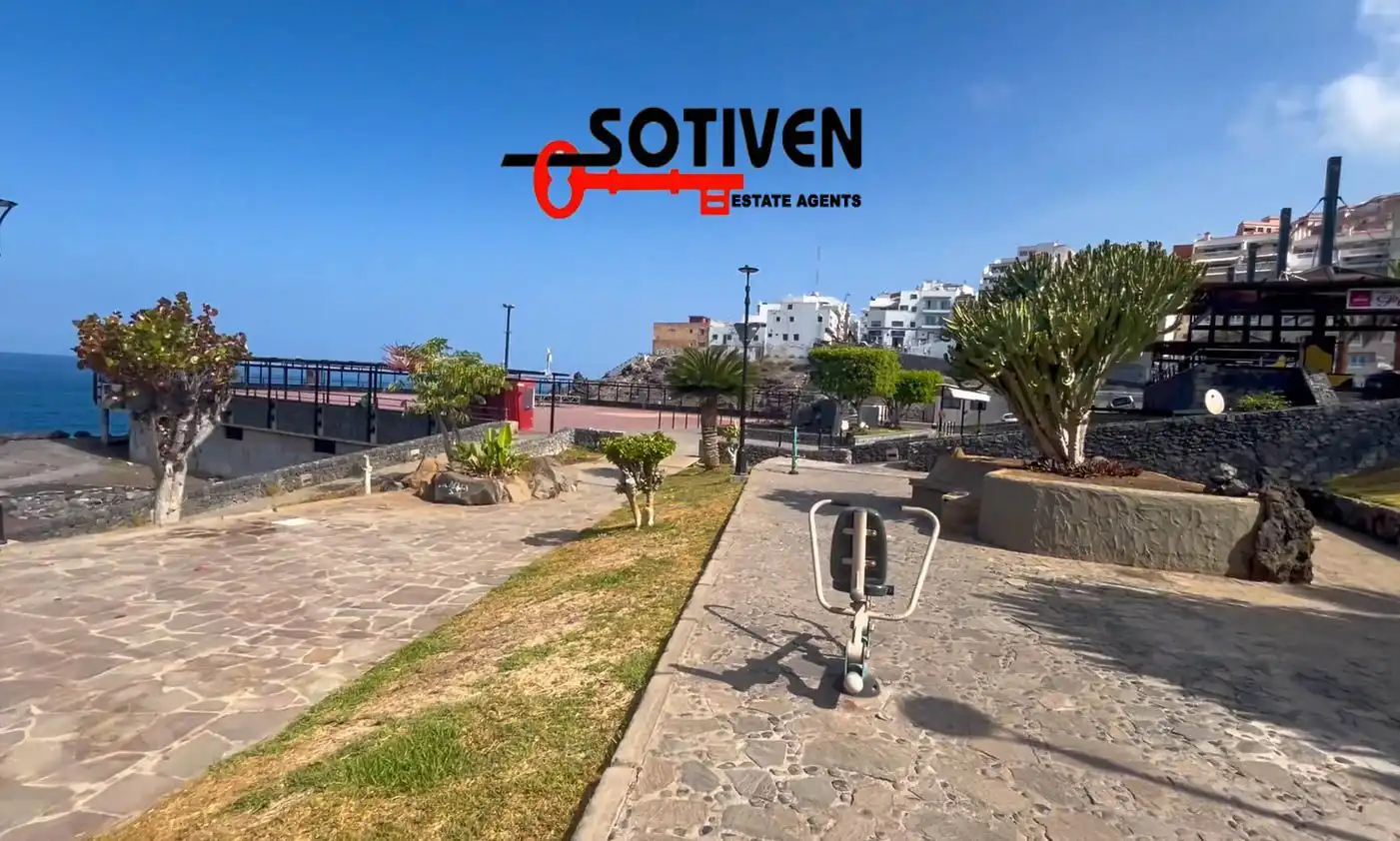 Vista exterior de Apartament de lloguer en Santiago del Teide amb Terrassa i Piscina comunitària