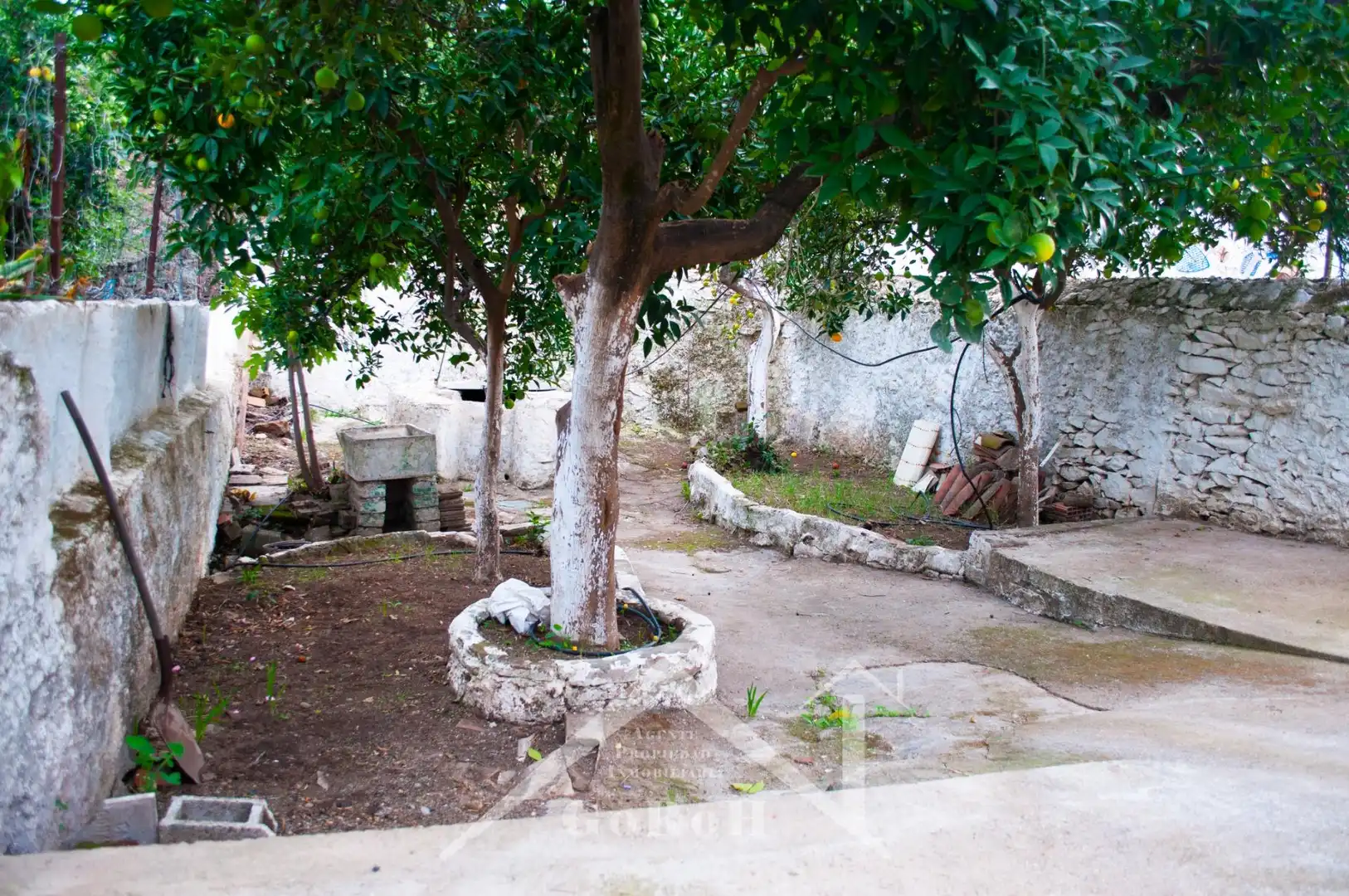 Jardí de Casa adosada en venda en Almadén de la Plata amb Traster i Moblat