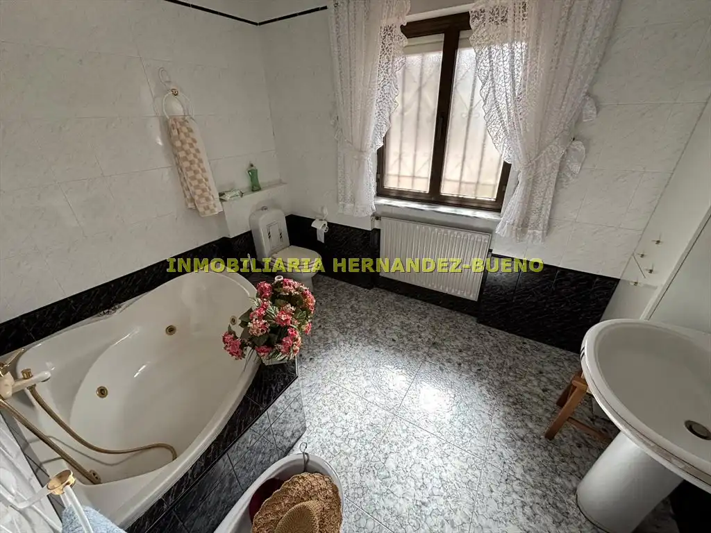 Xalet amb piscina en venda a Villamayor, imagen 53