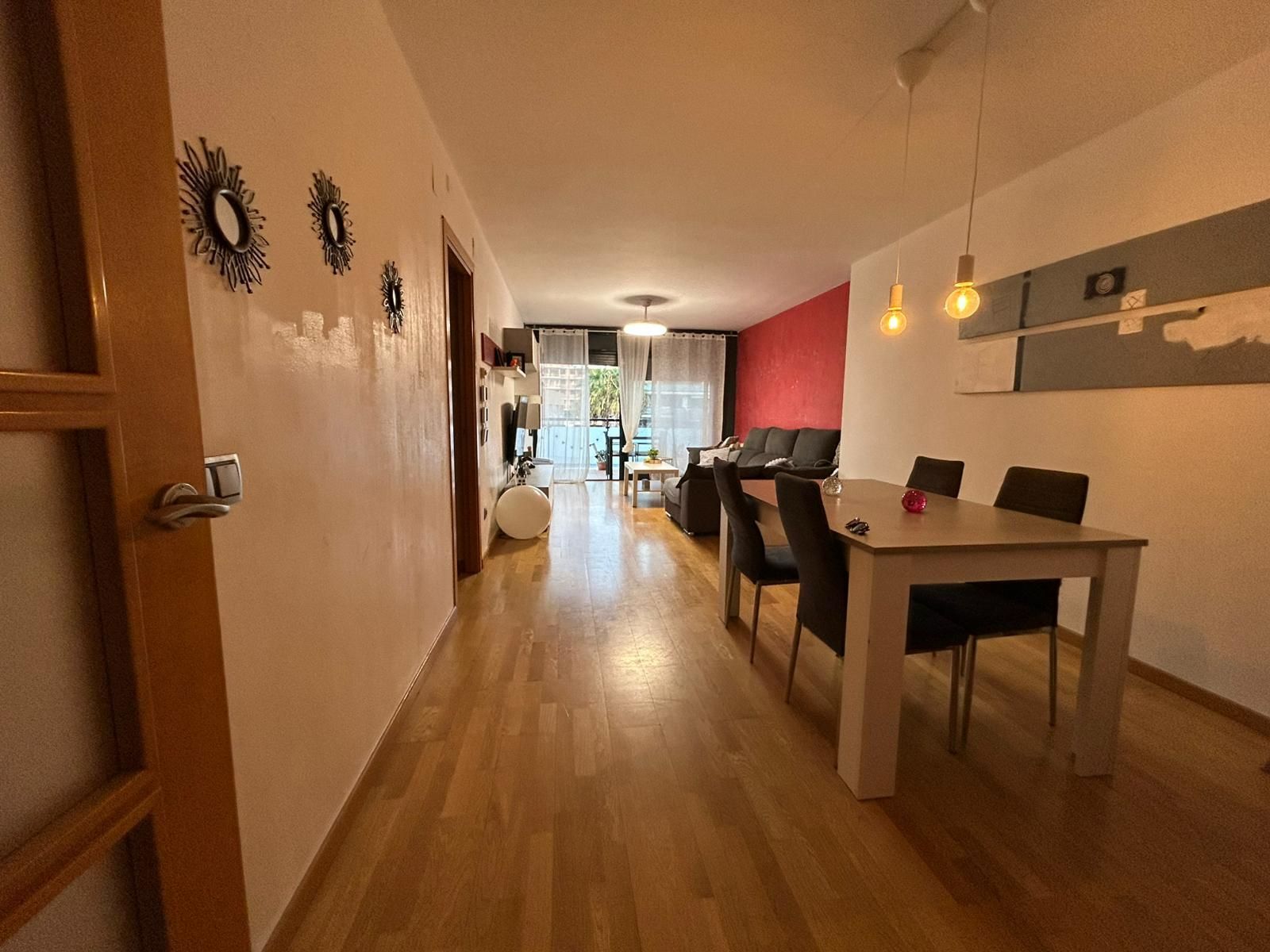 Vista exterior de Piso en venta en Cunit con Calefacción, Terraza y Piscina comunitaria