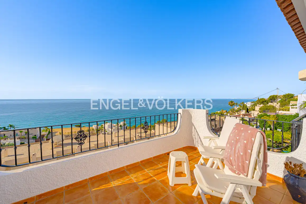 Casa adosada en venta en Calle Finlandia, 182, Poble Nou - Montiboli