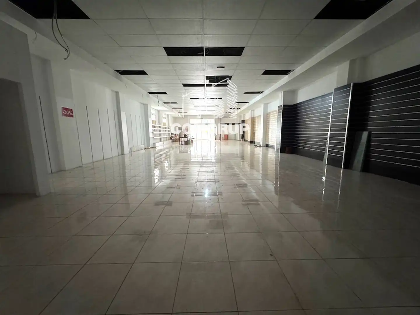 Locale commerciale in affitto a CERVANTES 98, imagen 3