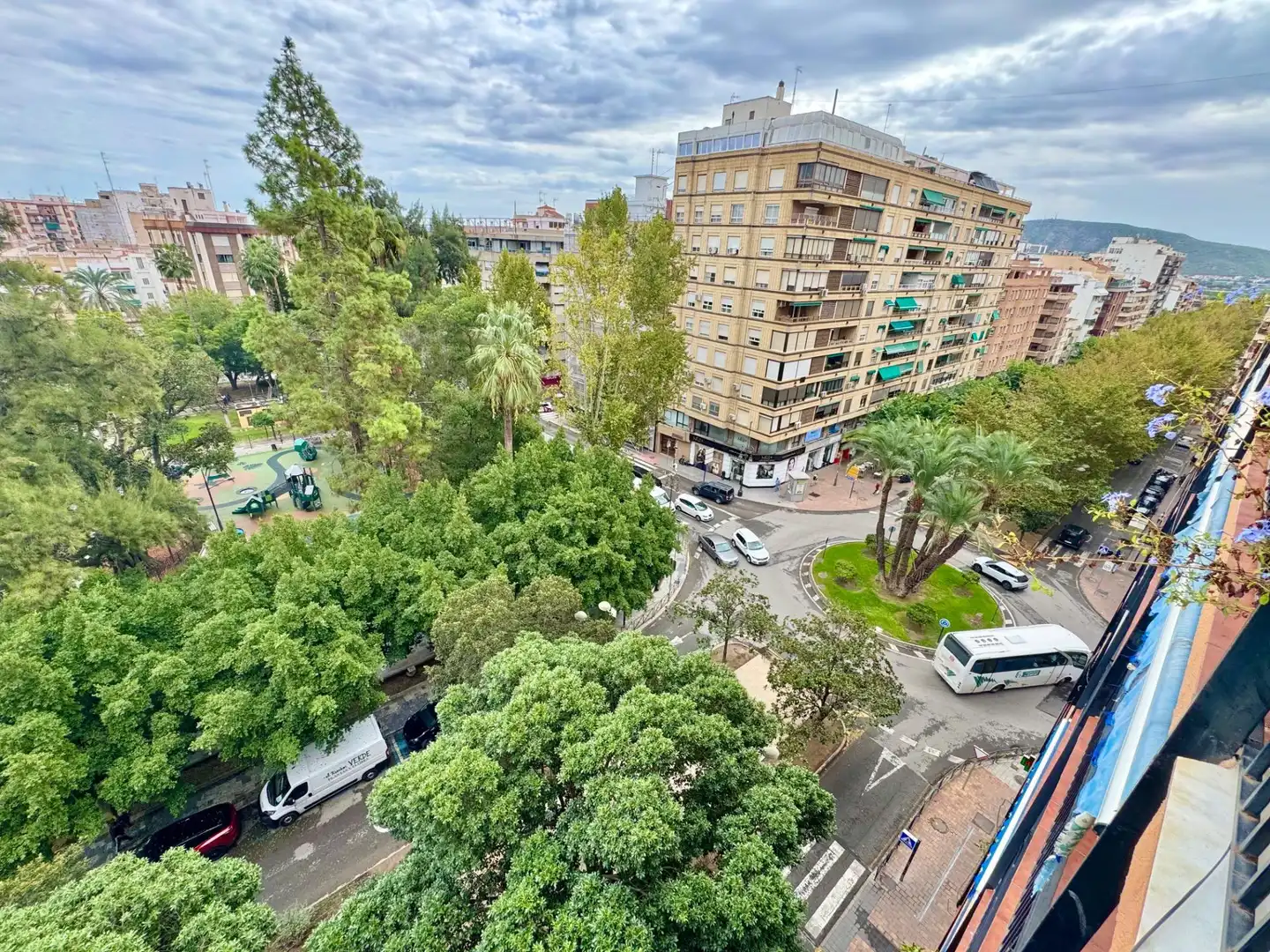 Pis amb terrassa de lloguer a Avenida TEODOMIRO 1, imagen 3