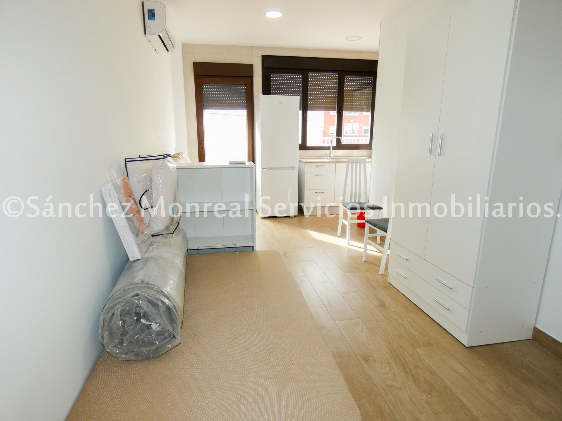 Dormitori de Apartament de lloguer en Alcázar de San Juan amb Aire condicionat, Terrassa i Moblat