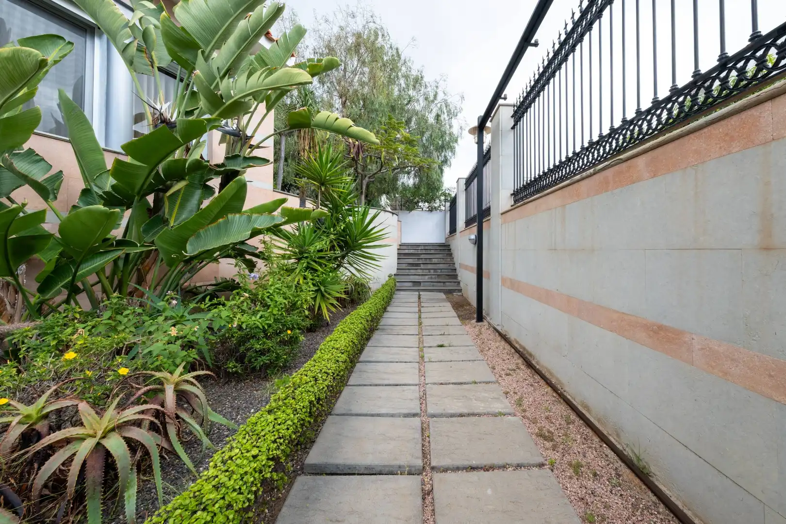 Vista exterior de Casa o chalet en venta en Las Palmas de Gran Canaria con Aire acondicionado, Jardín privado y Terraza