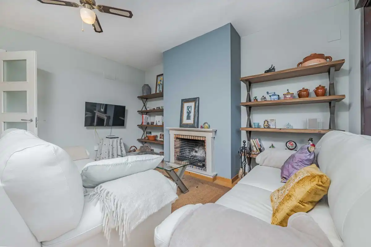 Sala de estar de Ático en venta en Guillena con Calefacción, Terraza y Trastero