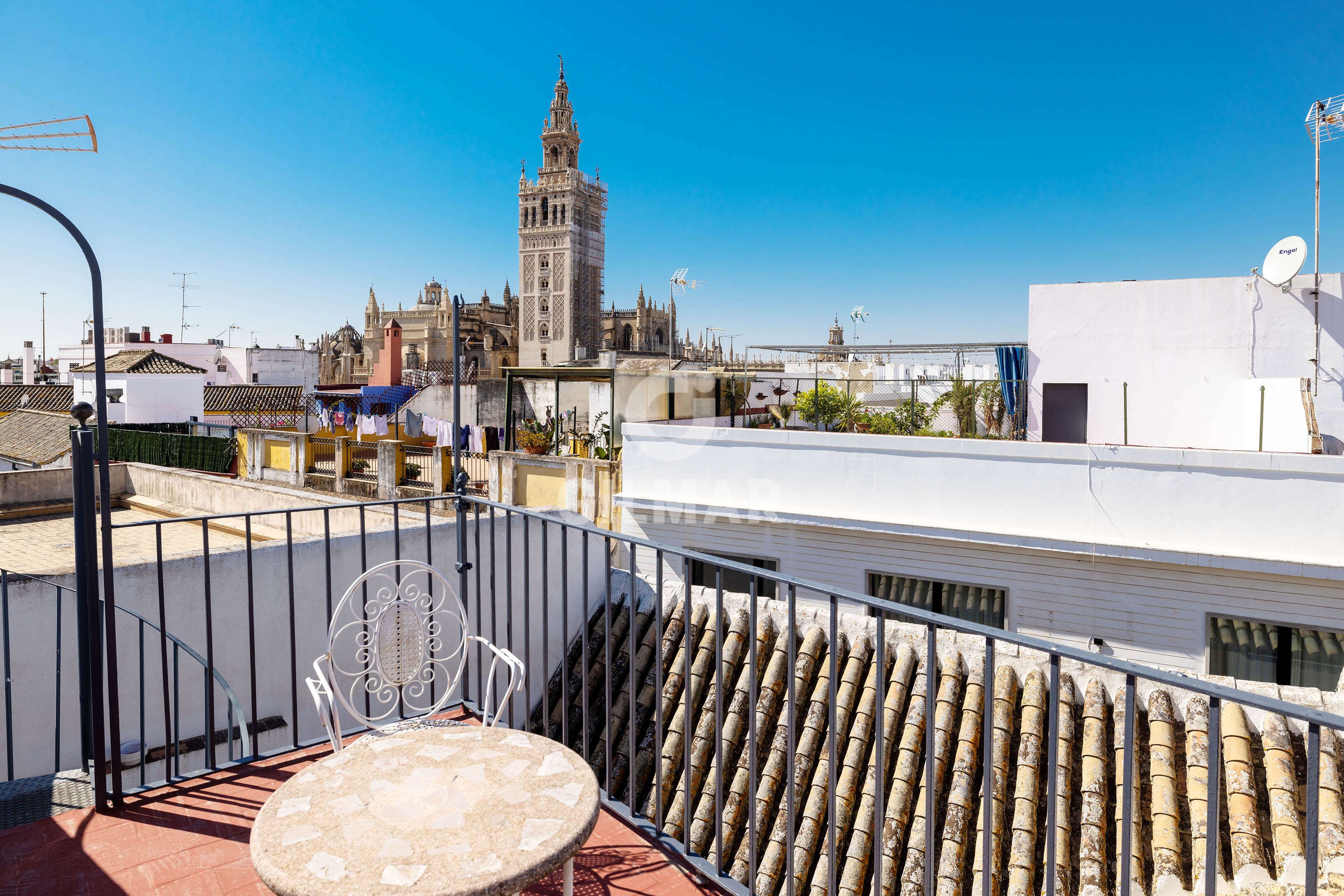 Terrace of Single-family semi-detached for sale in  Sevilla Capital