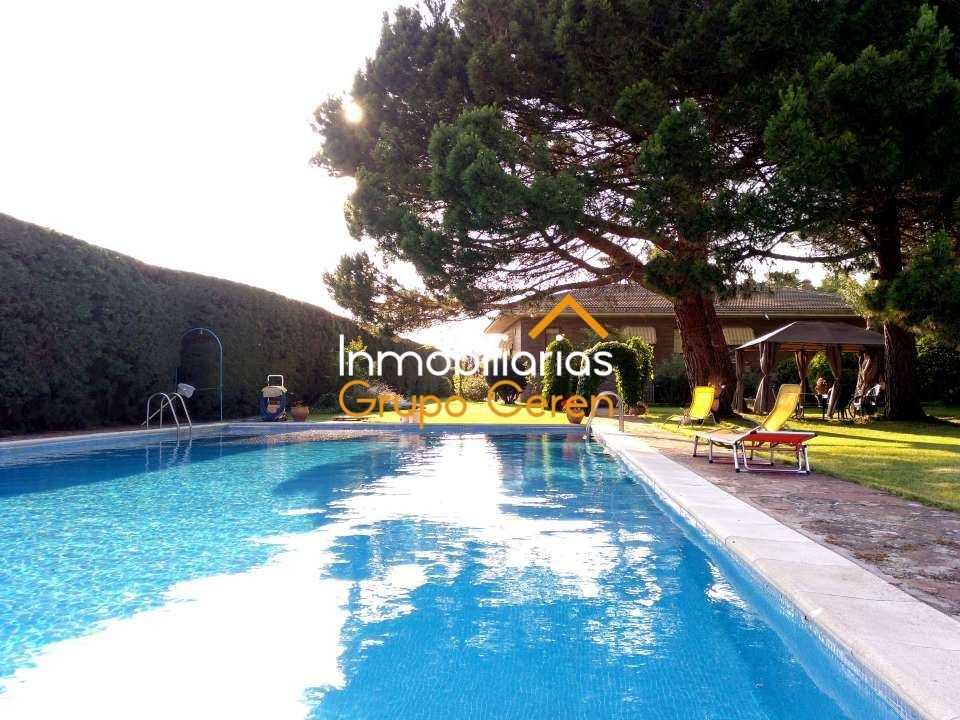 Piscina de Casa o chalet en venta en Santo Domingo de la Calzada con Calefacción, Jardín privado y Terraza