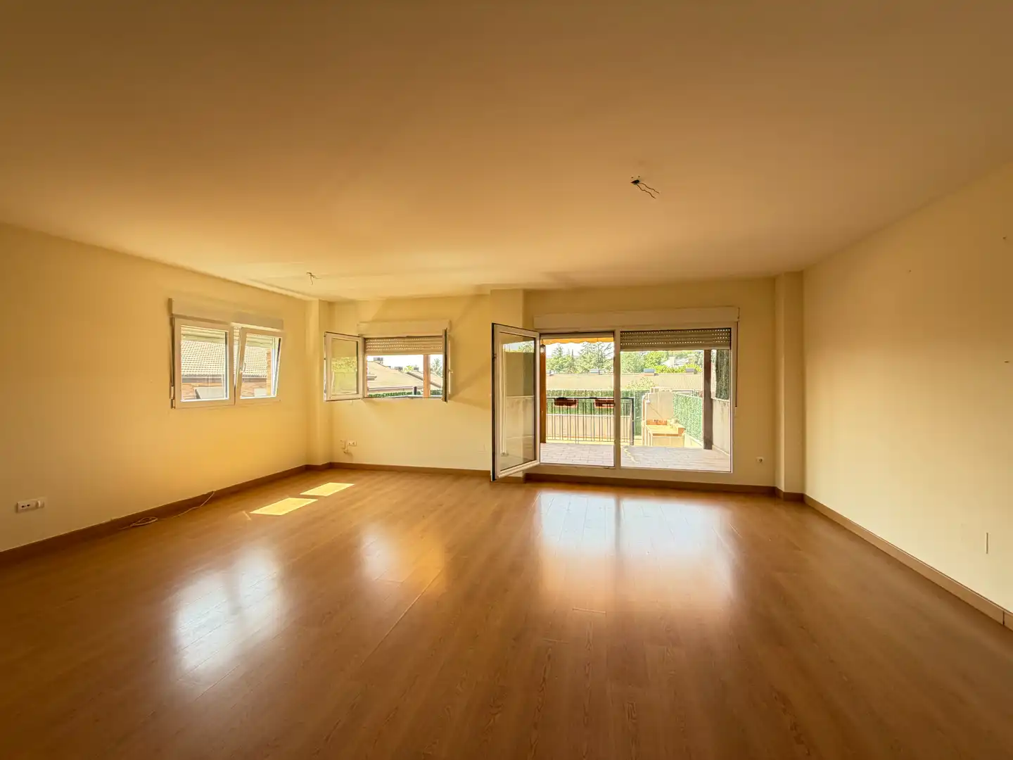 Sala de estar de Casa o chalet en venta en Colmenar Viejo con Calefacción, Jardín privado y Terraza