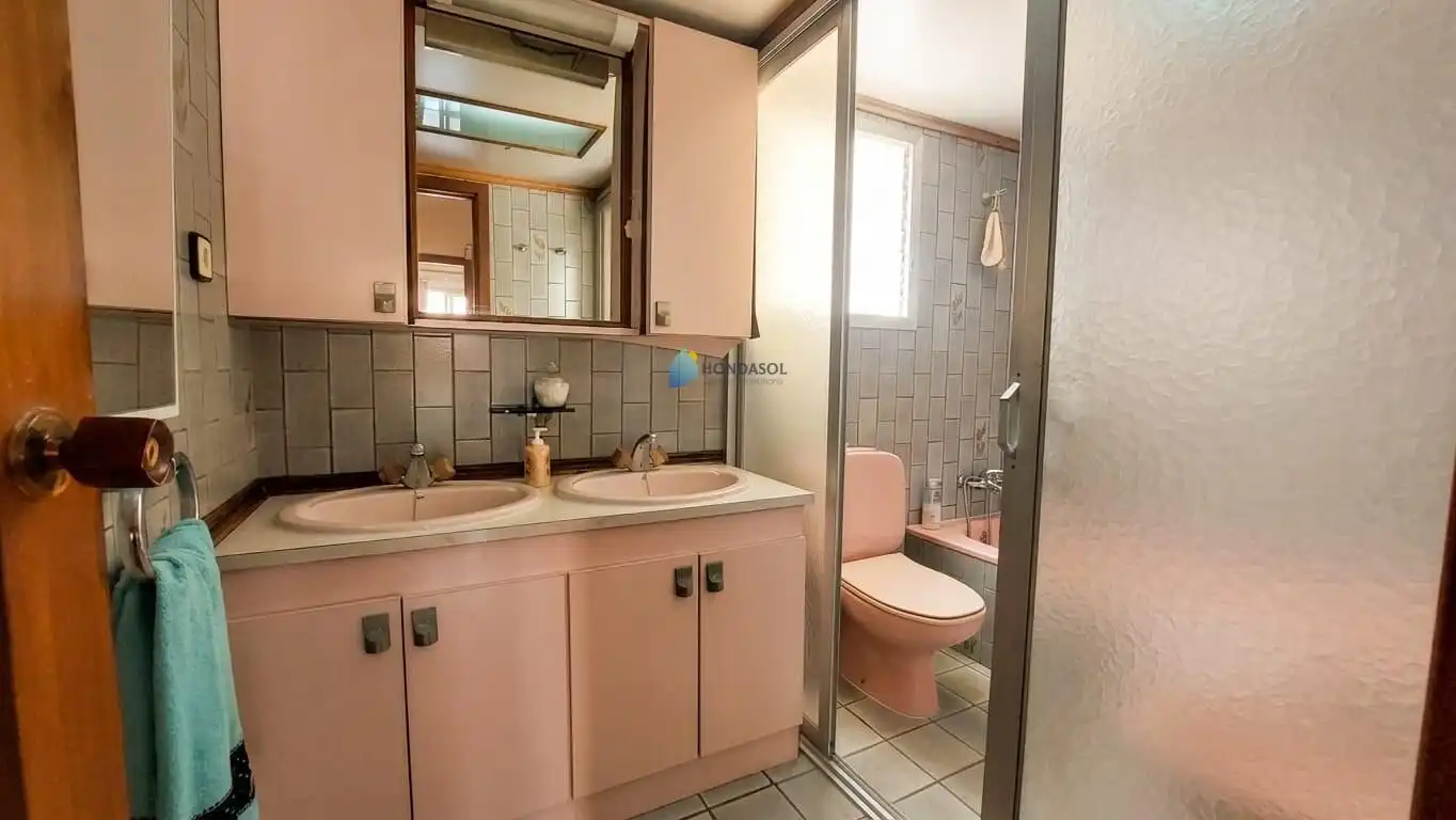 Badezimmer von Maisonette zum Verkauf in La Manga del Mar Menor mit Terrasse, Abstellraum und Möbliert