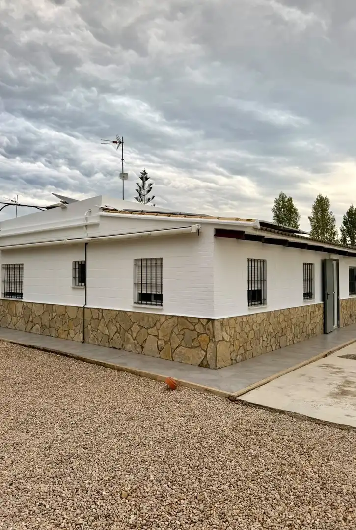 Maison rustique avec piscine à vendre à Sueca ciudad