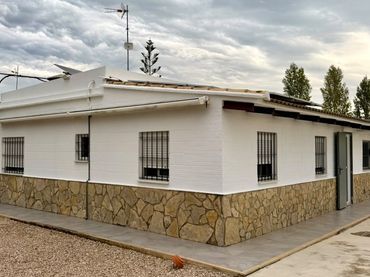 Maison rustique avec piscine à vendre à Sueca ciudad