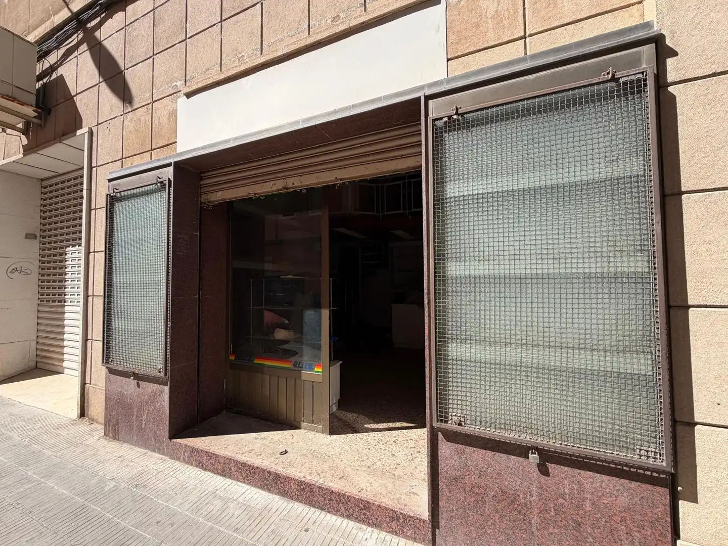 Geschaftsraum zum Verkauf in Lleida mit Möbliert