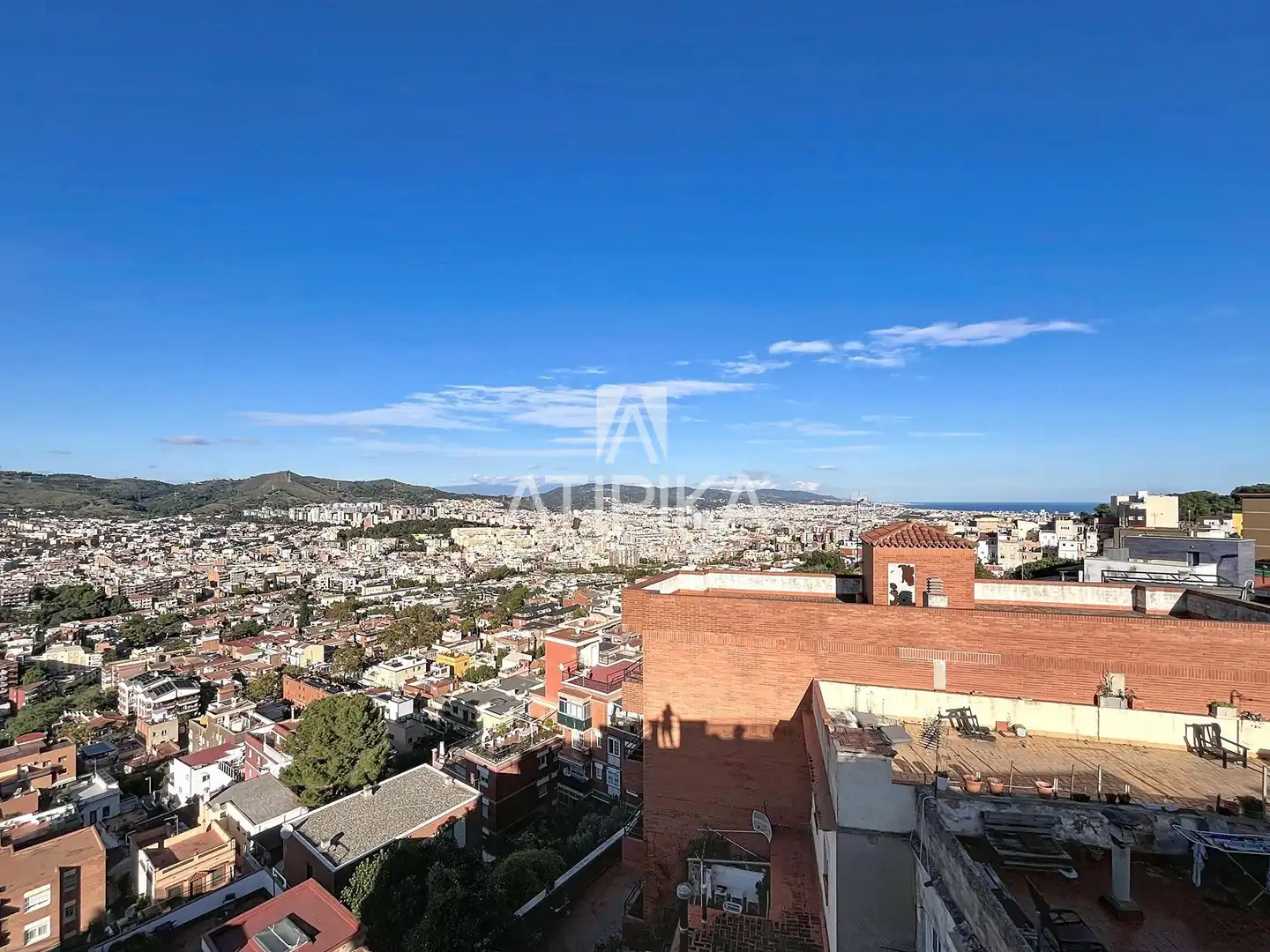 Außenansicht von Maisonette zum Verkauf in Barcelona mit Klimaanlage, Heizung und Terrasse
