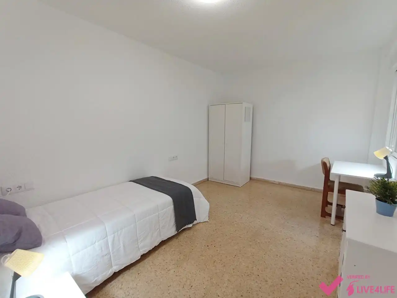 Habitación de Piso de alquiler en Burjassot con Aire acondicionado, Terraza y Amueblado