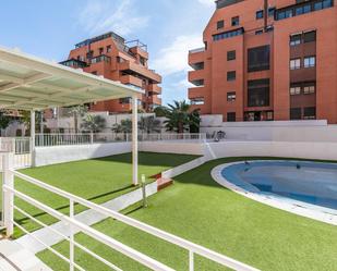 Swimming pool of Flat for sale in  Granada Capital