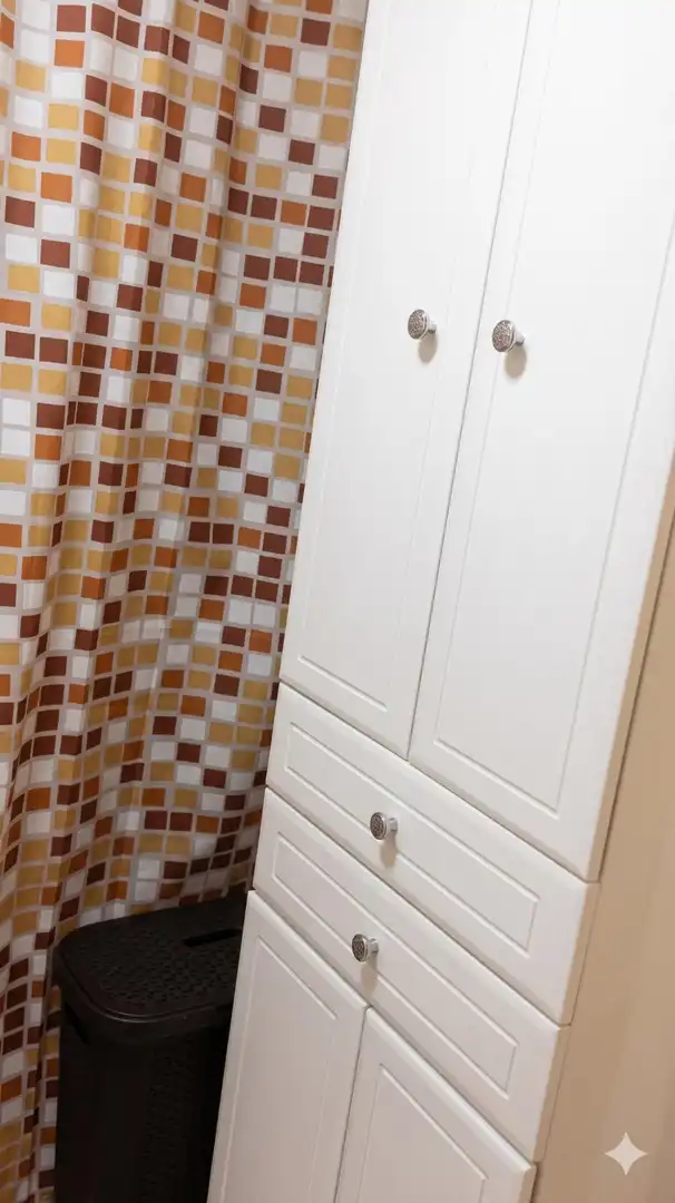 Badezimmer von Wohnung zum Verkauf in Almería mit Klimaanlage und Möbliert