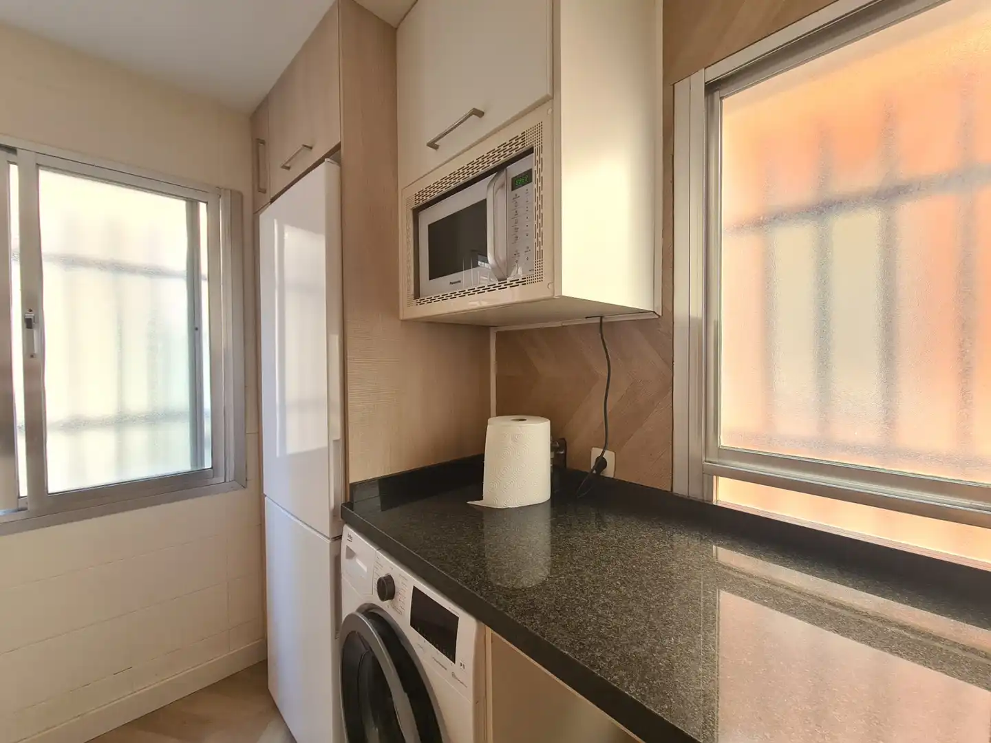 Kitchen of Flat for sale in Sevilla  with Air Conditioner, Storage room and Balcony