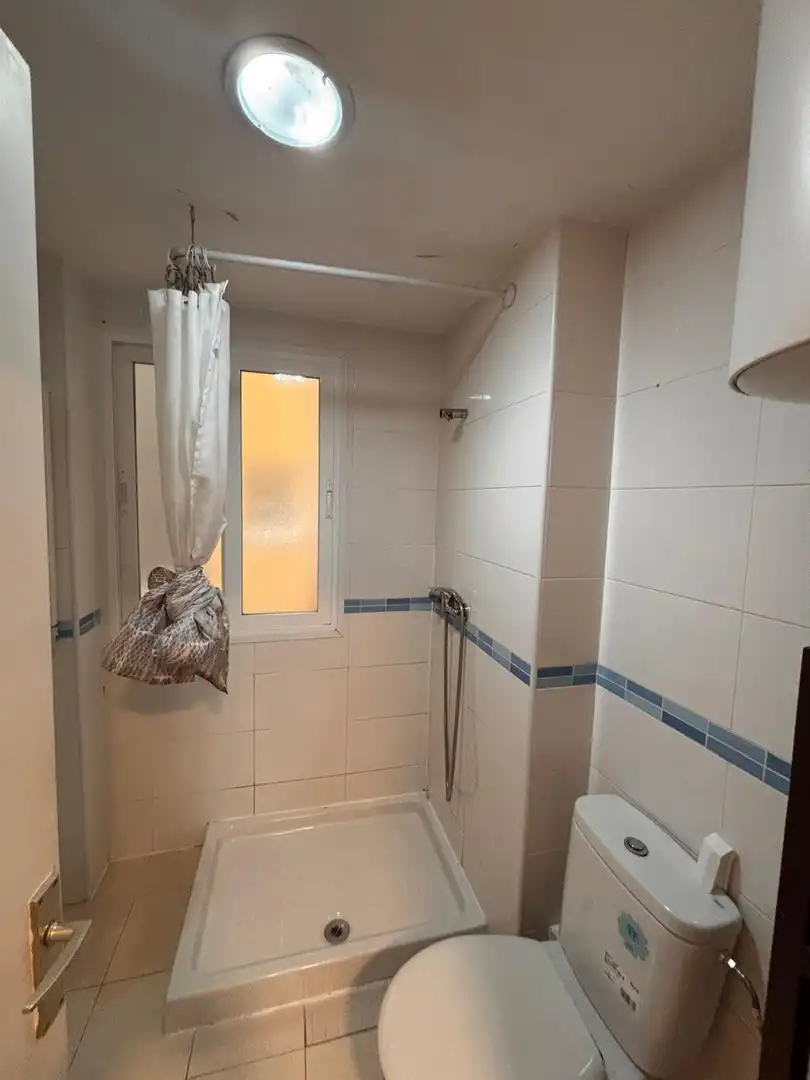 Badezimmer von Wohnung zur Miete in Madrid mit Heizung, Parkett und Terrasse