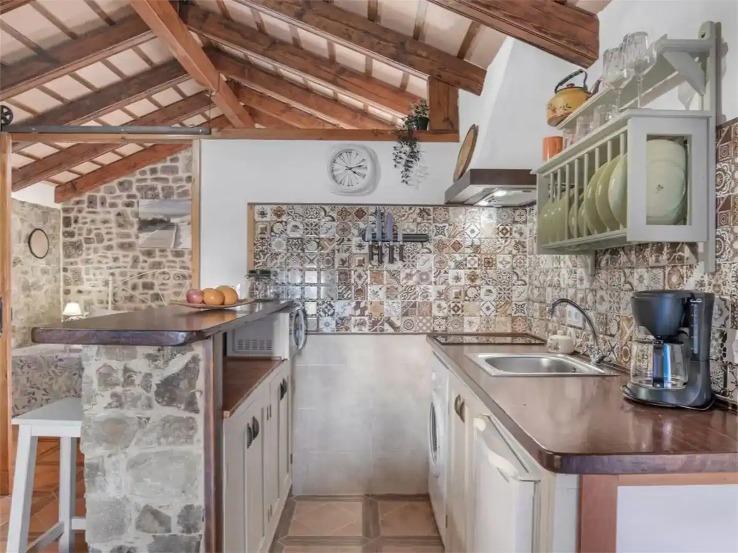 Cuina de Finca rústica de lloguer en Conil de la Frontera amb Aire condicionat, Jardí privat i Piscina