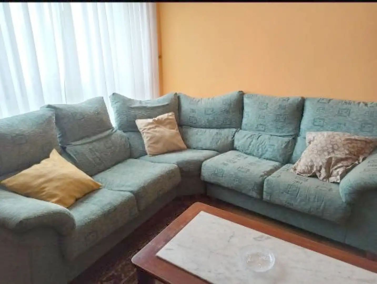 Sala d'estar de Pis en venda en Oviedo 