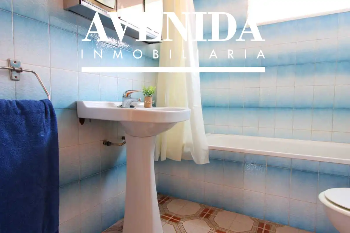 Bathroom of Houses for sale in Oropesa del Mar / Orpesa  with Air Conditioner and Terrace