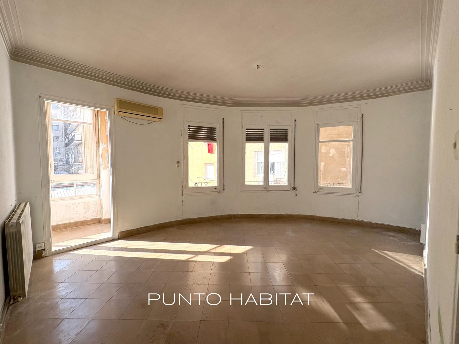 Piso en venta en Carrer de la Indústria, El Camp d'en Grassot i Gràcia Nova