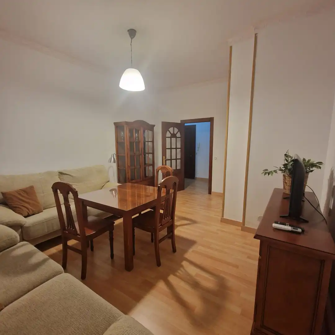 Flat with lift to rent in Poeta agustin Ruano, imagen 3