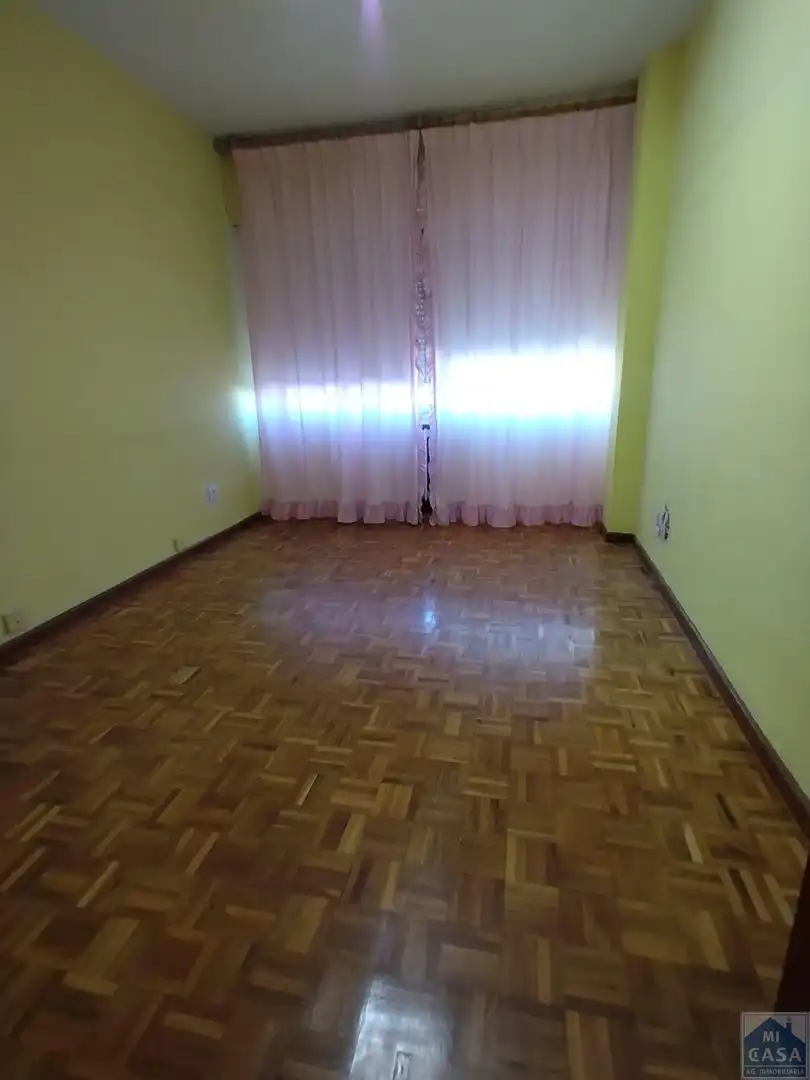 Dormitori de Pis en venda en Mérida amb Aire condicionat, Calefacció i Parquet