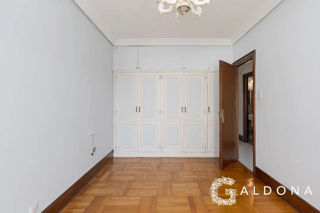 Piso en venta en Donostia - San Sebastián  con Calefacción, Terraza y Balcón