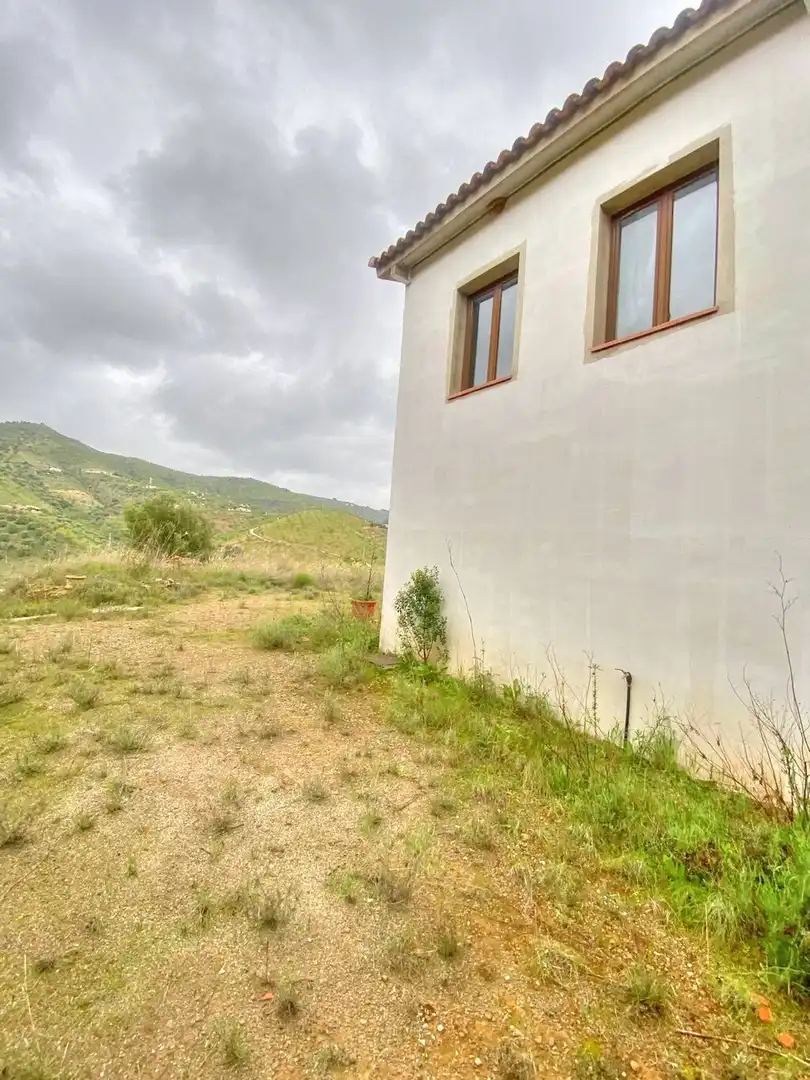 Casa rústica con jardín en venta en Colmenar, imagen 4
