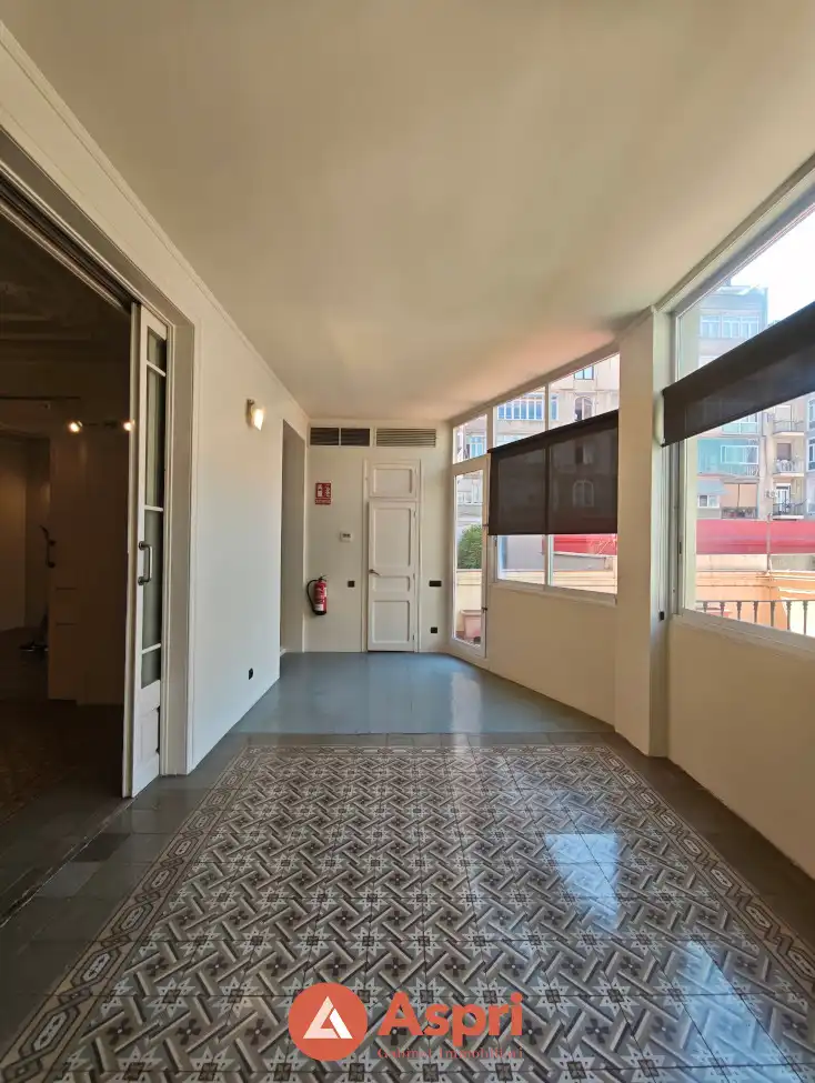 Flat for rent in Barcelona  with Air Conditioner, Private garden and Terrace
