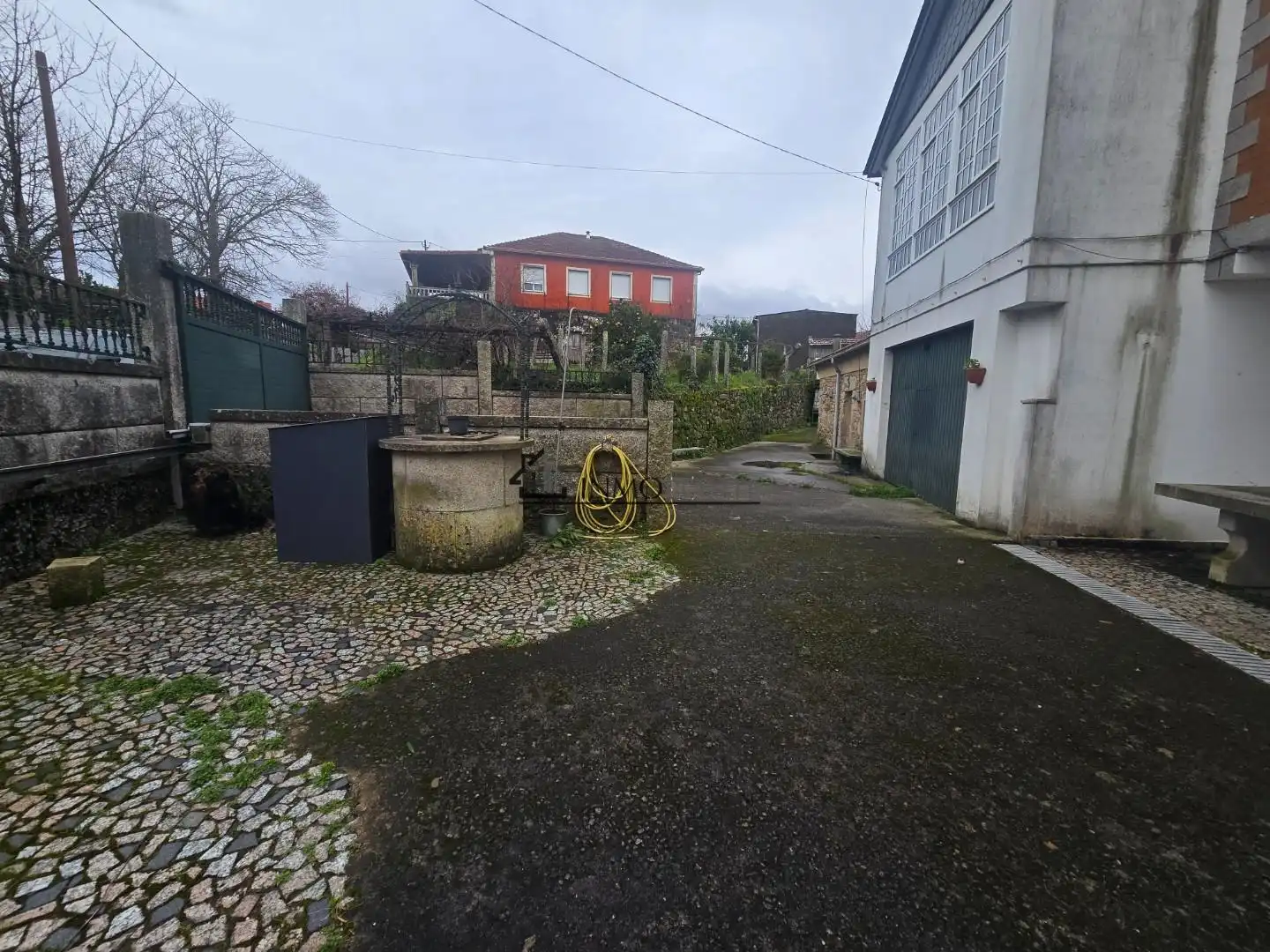 Vista exterior de Casa o xalet en venda en Moraña amb Jardí privat