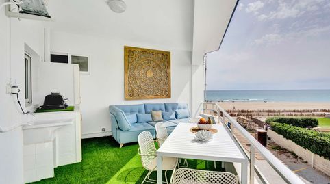 Apartamento exclusivo en primera línea con vistas al mar en Denia  Deveses