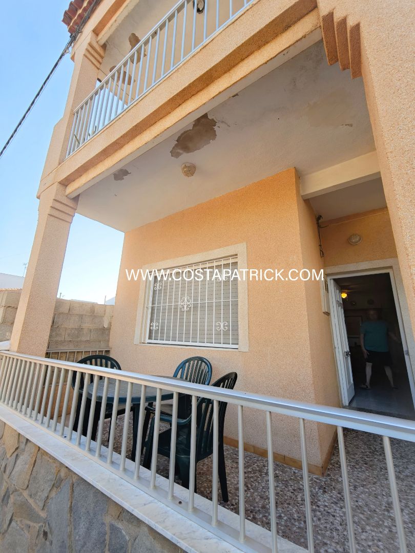 Vista exterior de Casa o xalet en venda en Los Alcázares amb Aire condicionat, Calefacció i Moblat