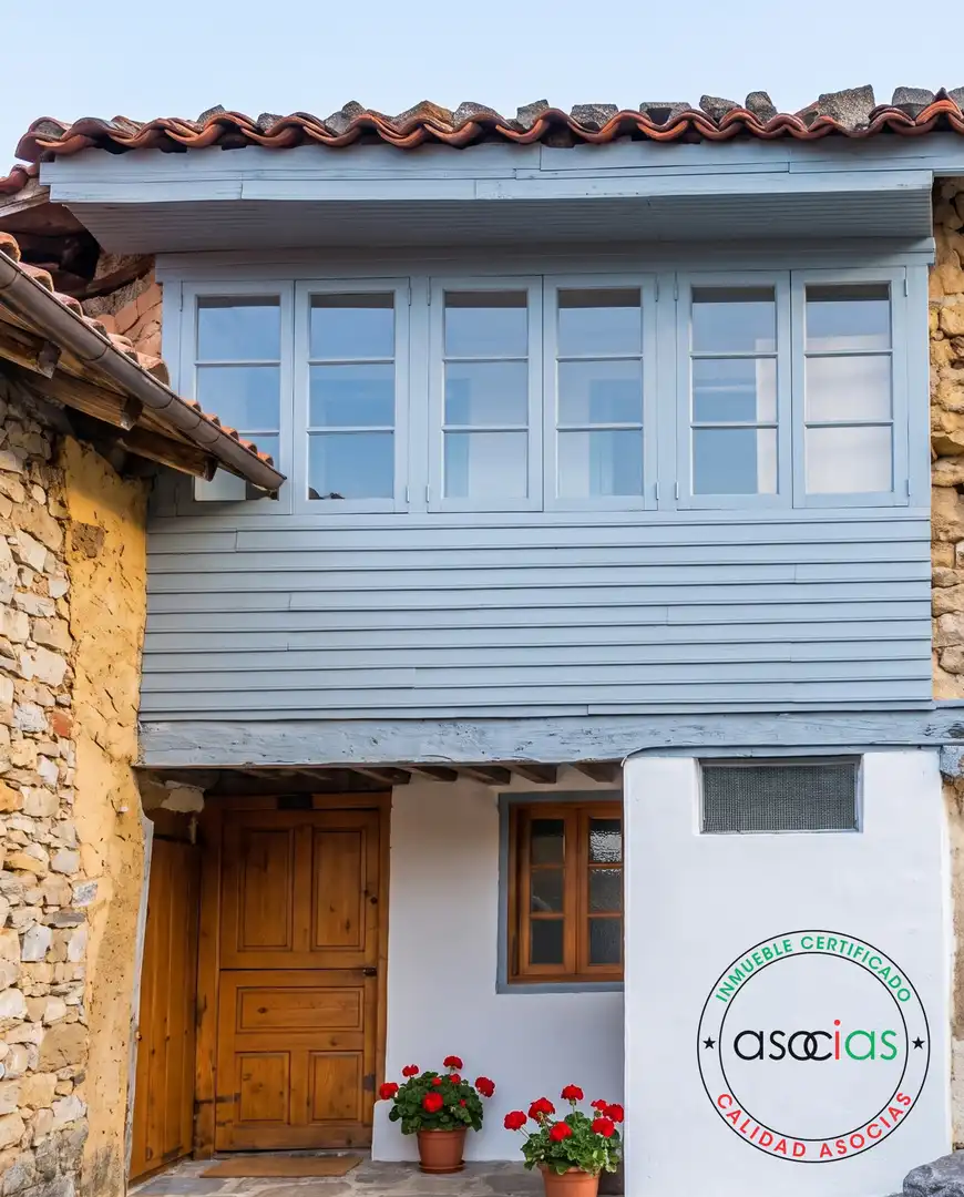 Vista exterior de Casa o chalet en venta en Quirós con Calefacción