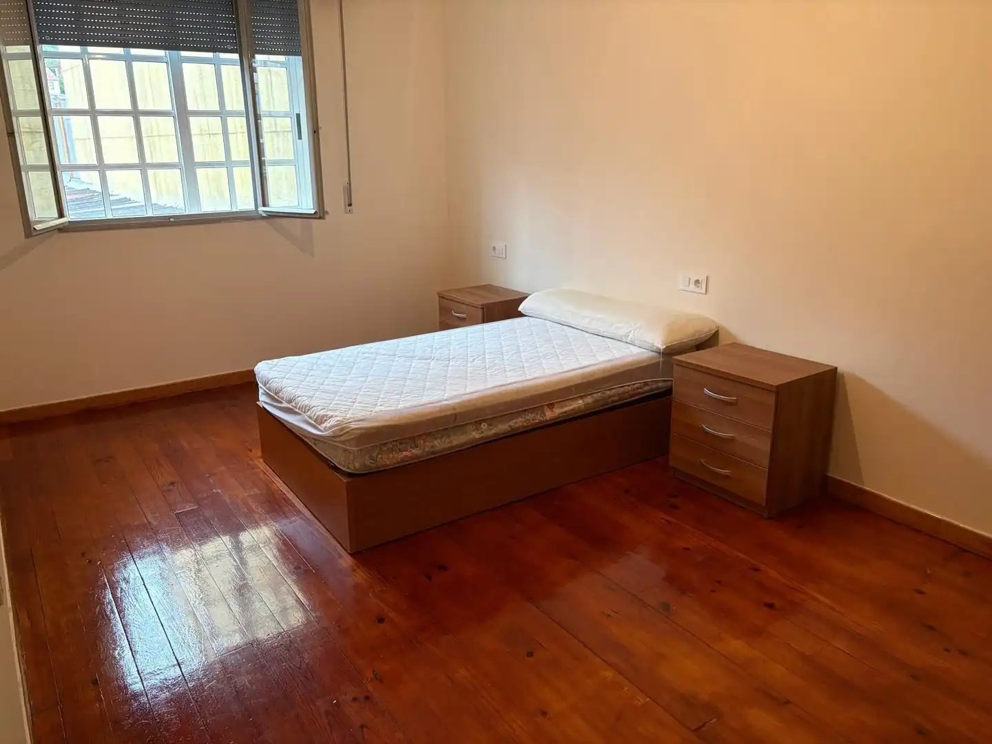 Schlafzimmer von Wohnung zur Miete in Cangas  mit Heizung, Terrasse und Haustiere erlaubt