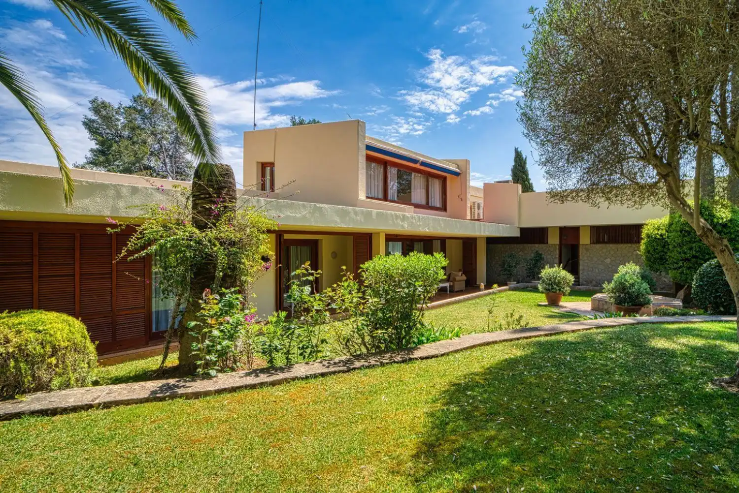 Vista exterior de Casa o xalet en venda en  Palma de Mallorca amb Aire condicionat, Calefacció i Jardí privat